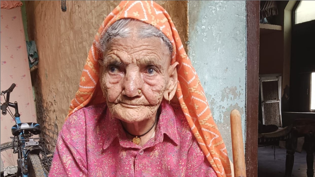 Haryana: 118 year old Dharamveer of Palwal is the oldest voter in the state