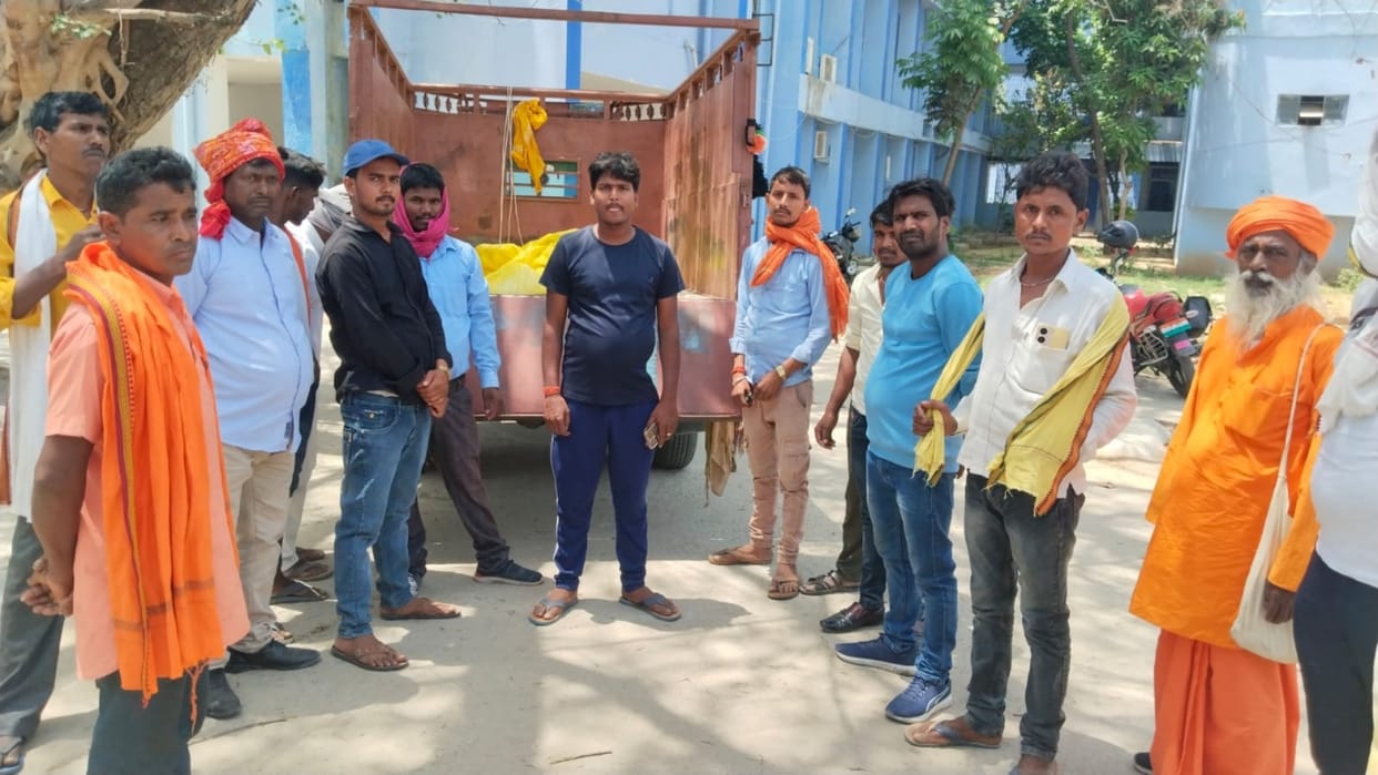 Bihar: Dead body of a young man who had gone to water plant at night was found hanging in morning in Kaimur
