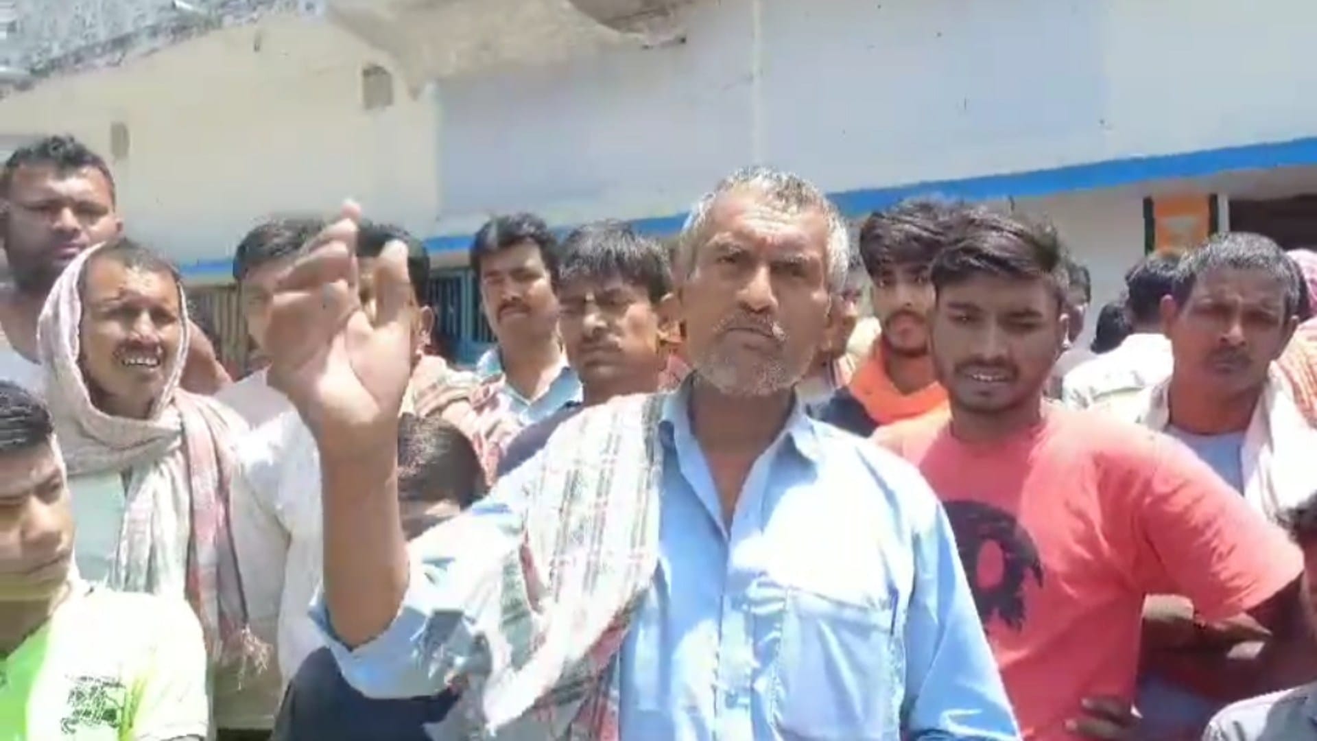 Bihar Election: Only three voters cast their votes at Nehuta booth in Aurangabad, boycotted voting