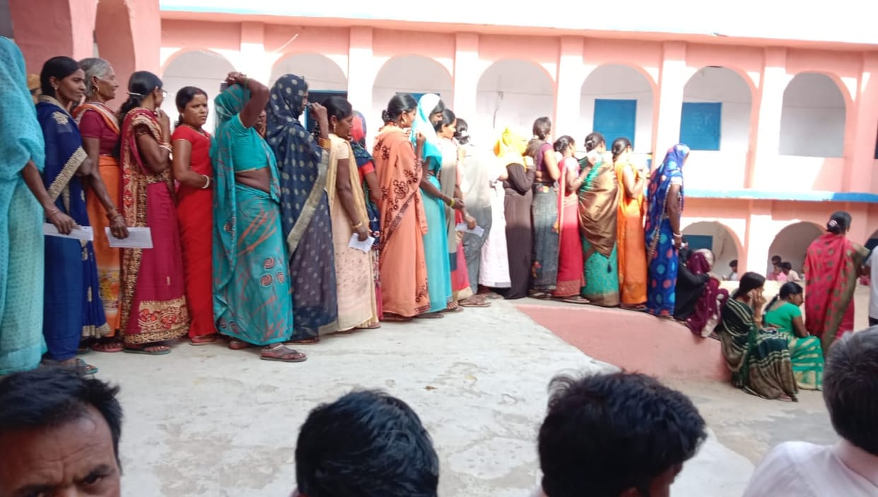 Lok Sabha Election: Women reached the booth in Gaya since morning; Jitan Manjhi, Kumar Sarvjeet, RJD, NDA