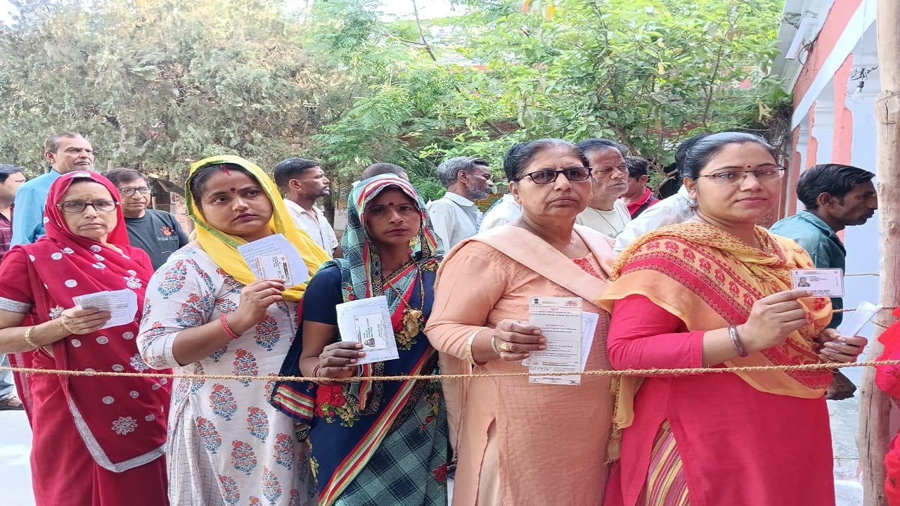 Lok Sabha Election 2024 bride cast her vote before bidding farewell in Baheri