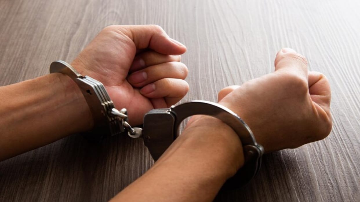 Three foreigners including woman caught in smuggling