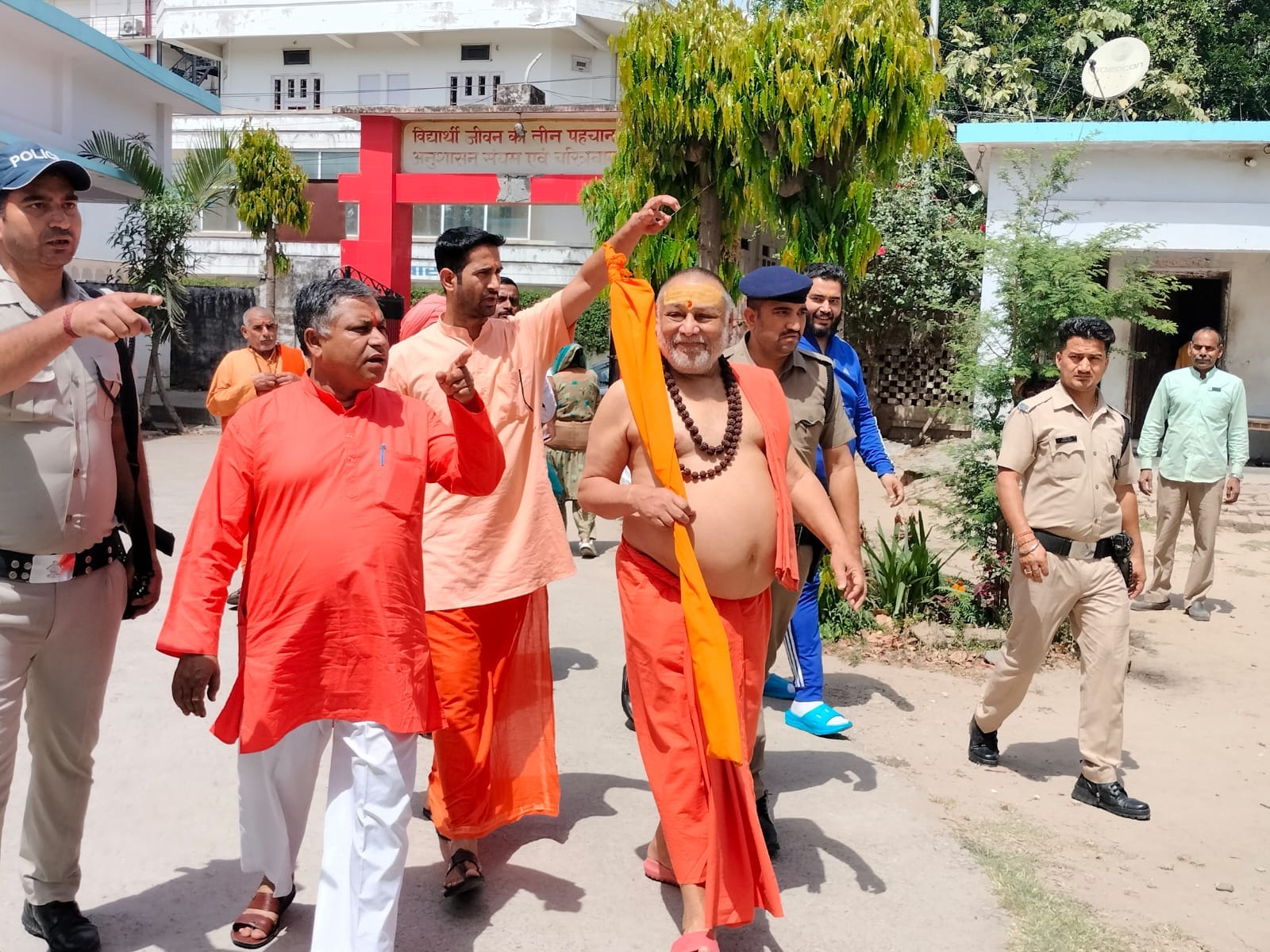 Uttarakhand Lok Sabha Election 2024 Phase 1 Voting on five states Political leaders Give Vote Photos