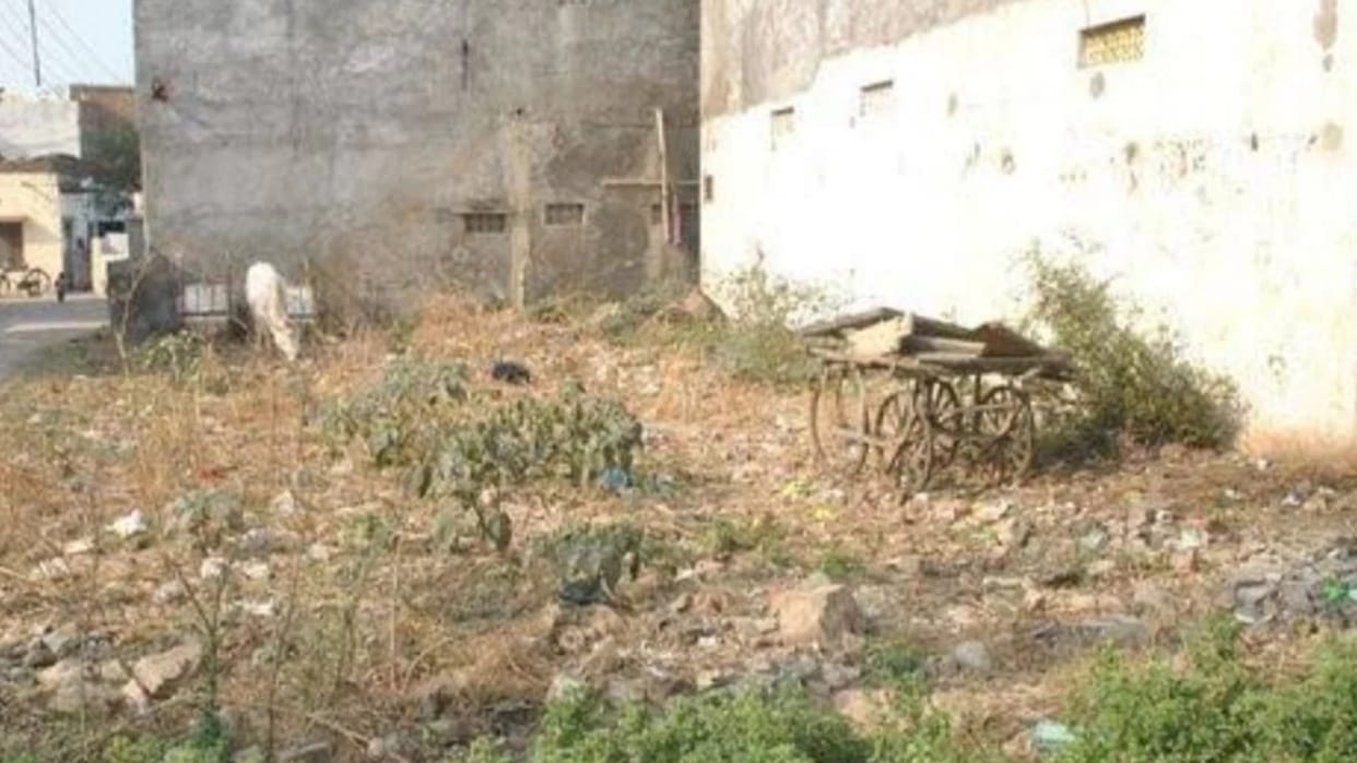 ujjain news Khachrod nagar palika issued notices to plot owners