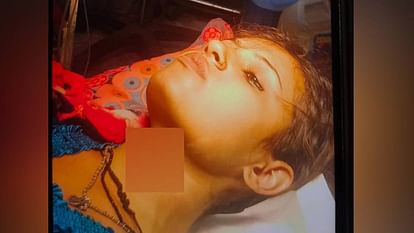 young man entered house and slit woman throat In Agra Police investigating case