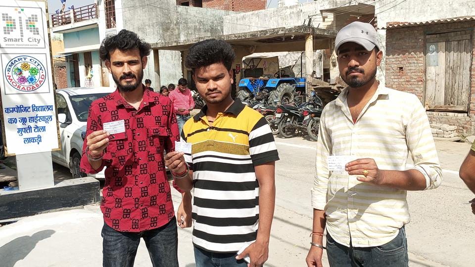 Voting continues with enthusiasm in Moradabad, youth excited about voting for first time, watch video