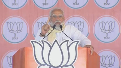 राहुल-अखिलेश पर PM का तंज: दो शहजादों की फिल्म शूटिंग चल रही, इन्हें पहले ही लोग रिजेक्ट कर चुके हैं Lok Sabha Elections 2024 PM Modi attacks Rahul Gandhi and Akhilesh Yadav in Gajraula