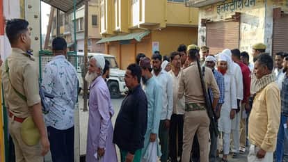Rampur Seat: Fate of six candidates captured in EVM, 55.75% voting in Rampur, less votes than last election