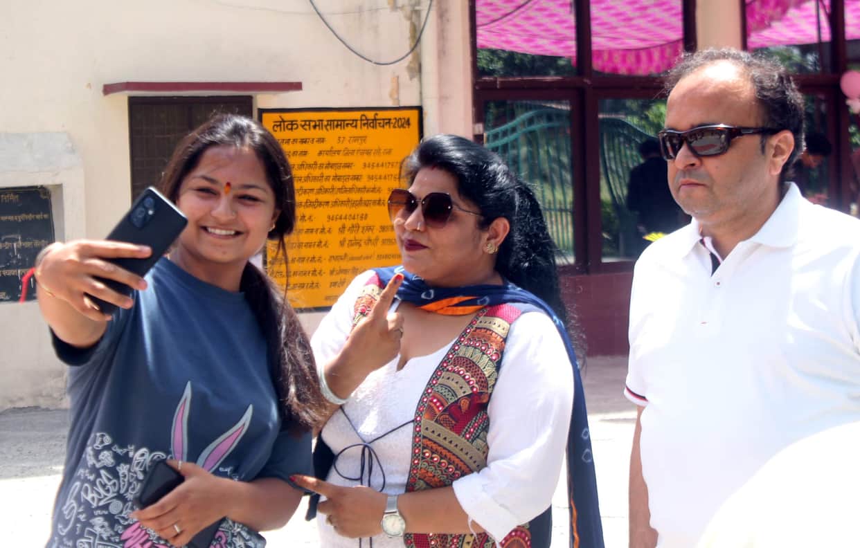 Rampur Seat: Urban Netaji lagged behind in casting votes, less voting in the stronghold of SP and BJP