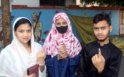 Rampur Seat: Fate of six candidates captured in EVM, 55.75% voting in Rampur, less votes than last election