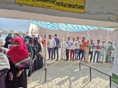 Rampur Seat: Fate of six candidates captured in EVM, 55.75% voting in Rampur, less votes than last election