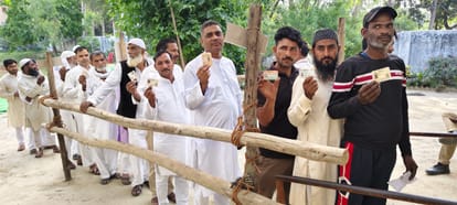 Rampur Seat: Fate of six candidates captured in EVM, 55.75% voting in Rampur, less votes than last election