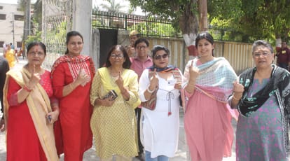Rampur Seat: Fate of six candidates captured in EVM, 55.75% voting in Rampur, less votes than last election