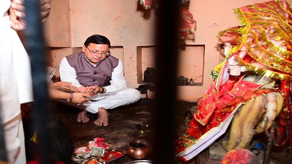 Lok Sabha Election 2024 Uttarakhand: CM Pushkar Singh Dhami voted by standing in line