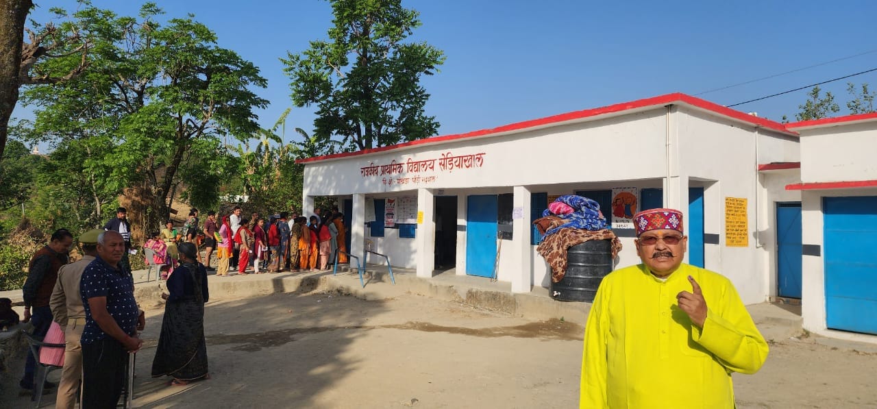 Uttarakhand Lok Sabha Election 2024 Phase 1 Voting on five states Political leaders Give Vote Photos