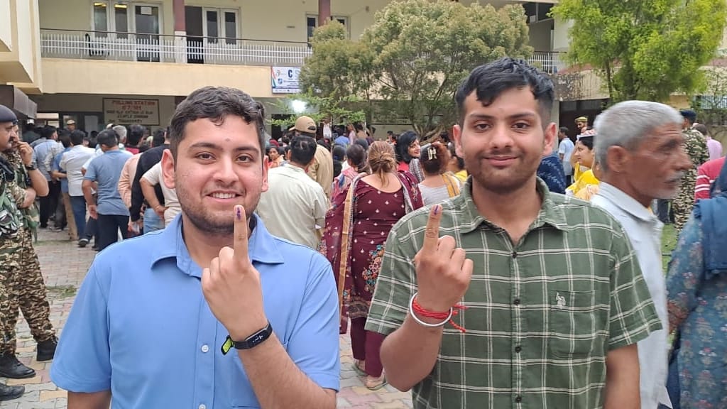 Udhampur Lok Sabha election : Voting continues in Udhampur seat amid strong winds and rain