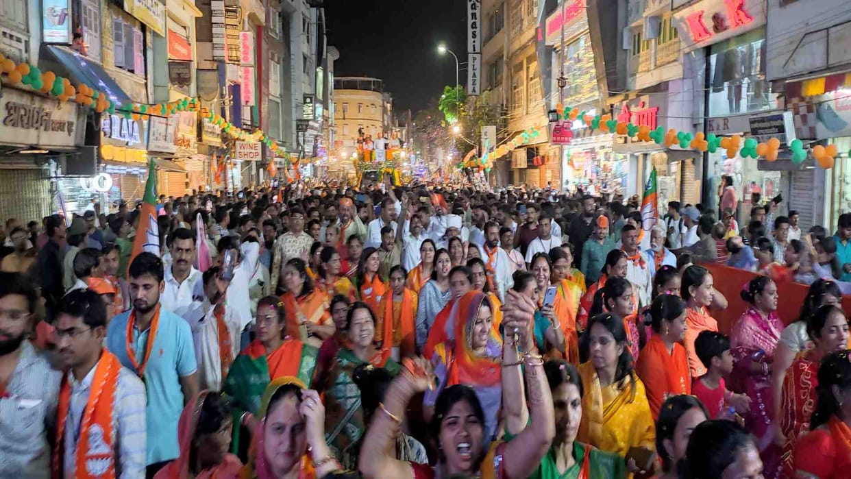 Udaipur News: Union Home Minister Amit Shah and Chief Minister Bhajan Lal did a road show in Udaipur.