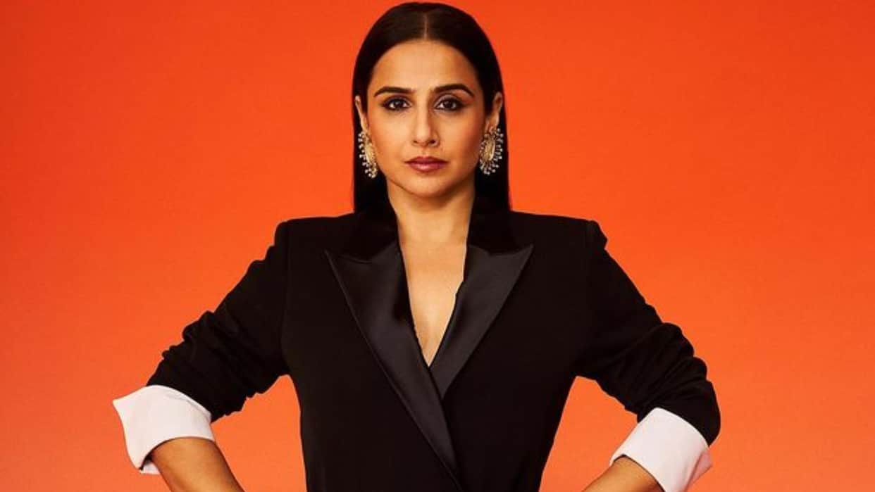 Vidya balan told an interesting story superstitious director wore the same shorts for 42 days and movie floppe