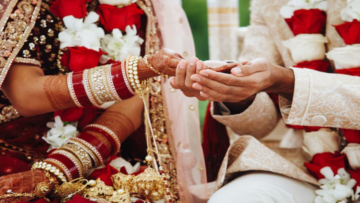 araati and gharati fight fiercely over dance at Dwarchar, marriage procession returned without marriage