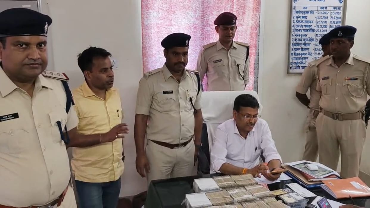 Bihar: 1 passenger arrested with Rs 52.46 lakh cash during search in train Katihar, Lok Sabah Chunav 2024 News