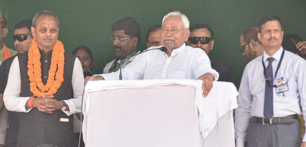 Bihar News : CM Nitish Kumar targets Lalu yadav family planning and lalu rabri raj in lok sabha election 2024