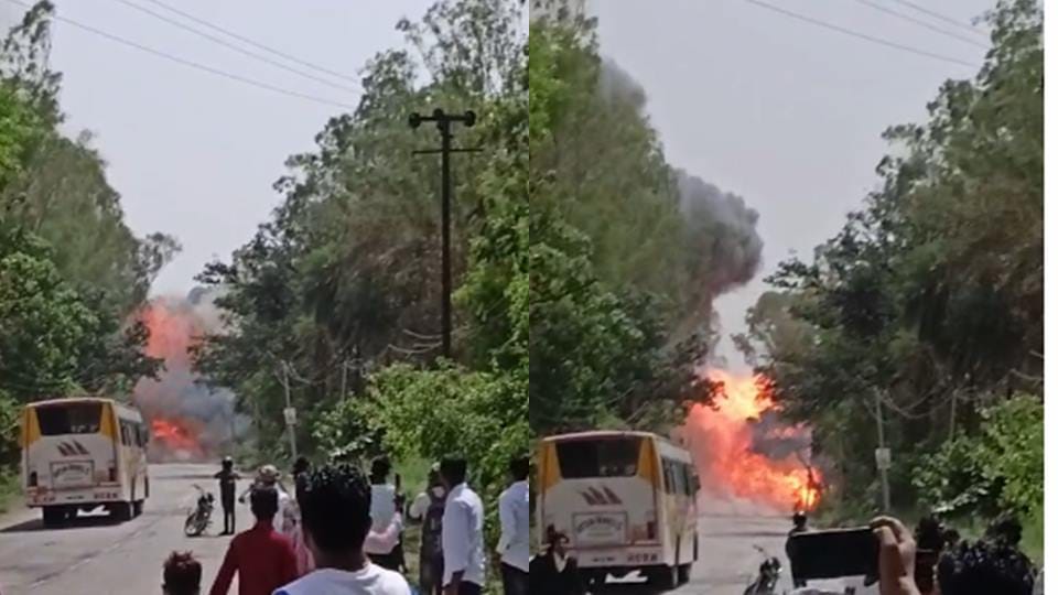 Moradabad: Truck caught fire in Bhojpur, chaos due to gas cylinder explosion