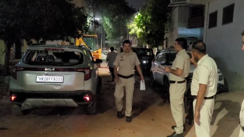 Fight between two families over supremacy over illegal business of soil and water in Gurugram
