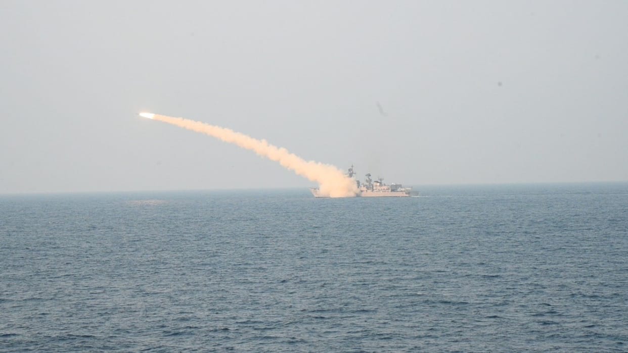 Defence Sector: Indian Navy will become stronger with the latest HEPF firing shell