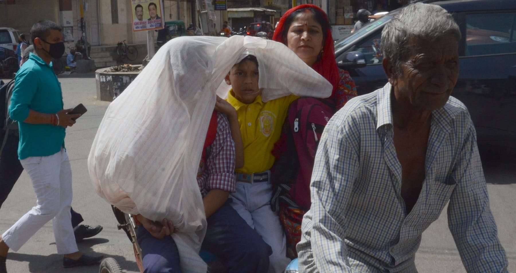Kanpur Weather Update Strong winds will blow clouds will come there may be drizzle due to cyclonic winds