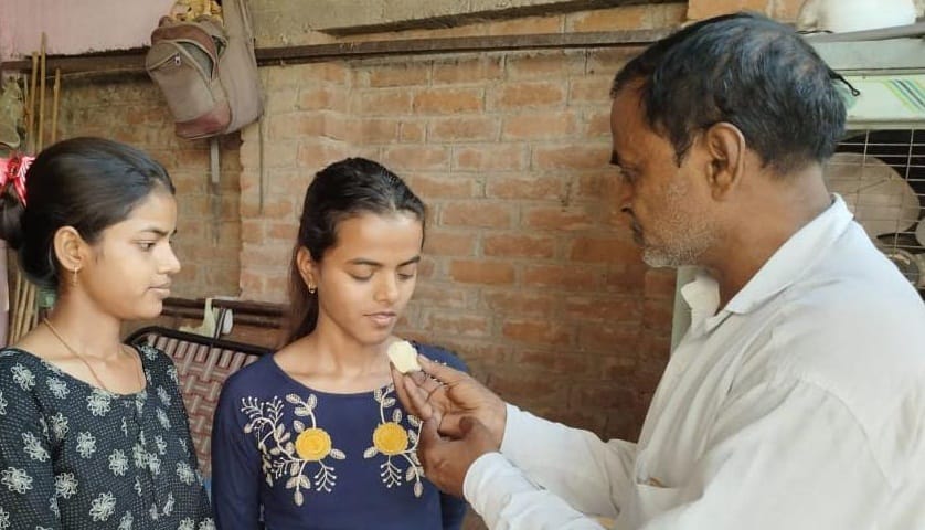 UP Board results, Anjali Made place in top 10 list without coaching, achieved second place in the district