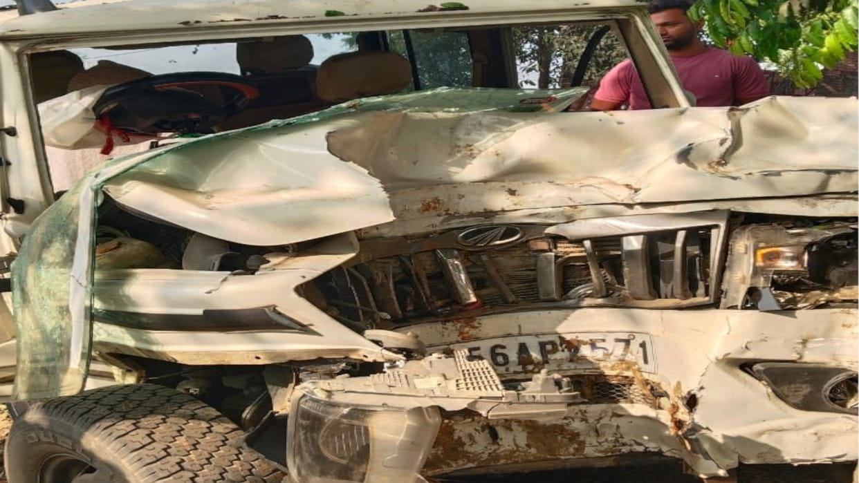 Driver dies due to collision with speeding Bolero in Maharajganj