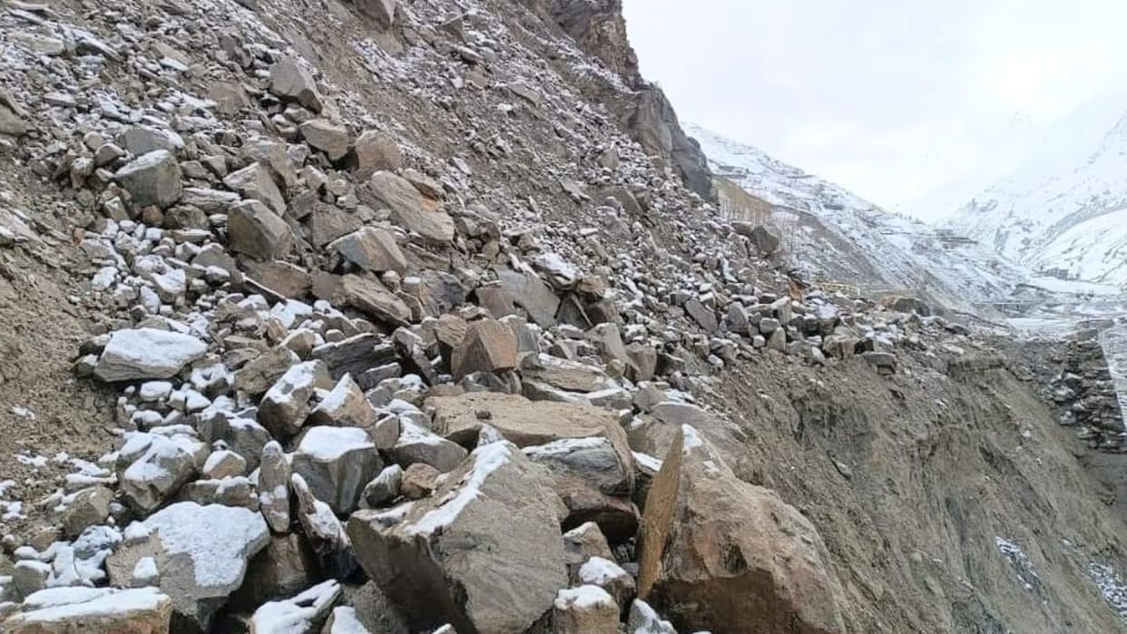 Strategically important Manali Leh road closed due to landslide in Sissu