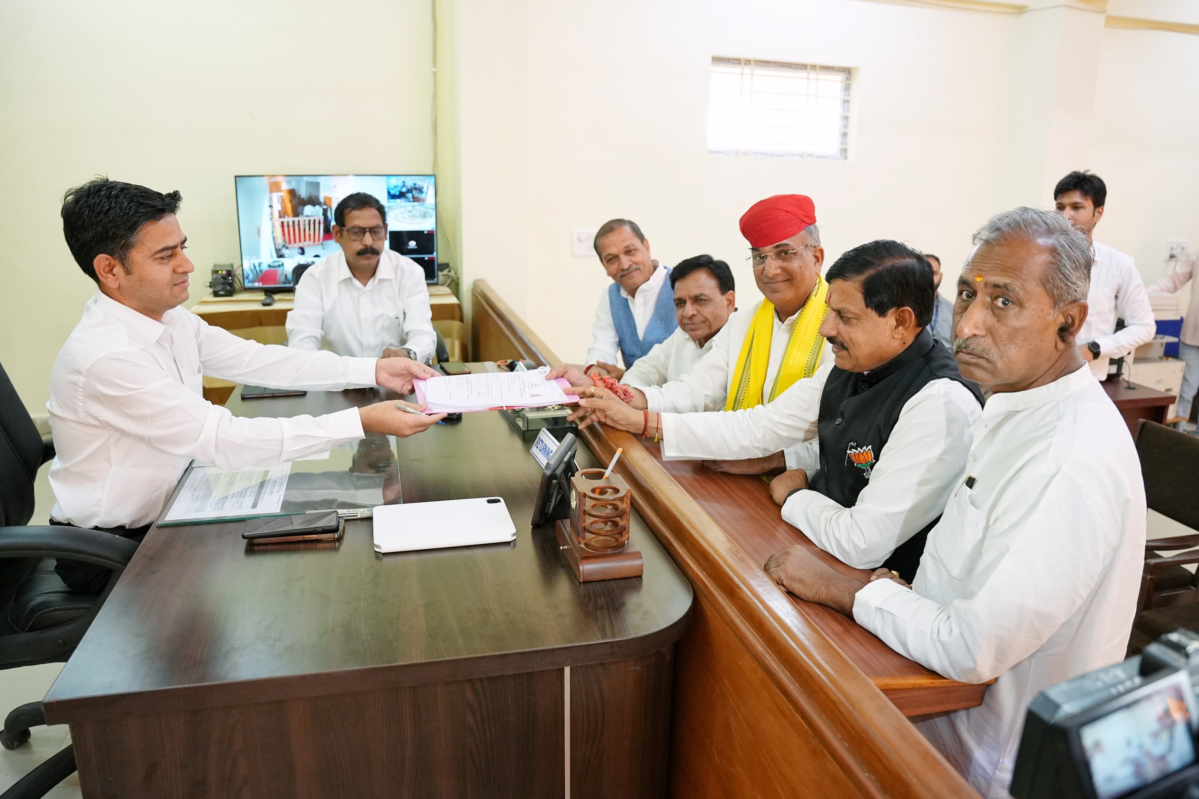 Khandwa News CM Mohan Yadav Attacks Rahul Gandhi Over Poorty