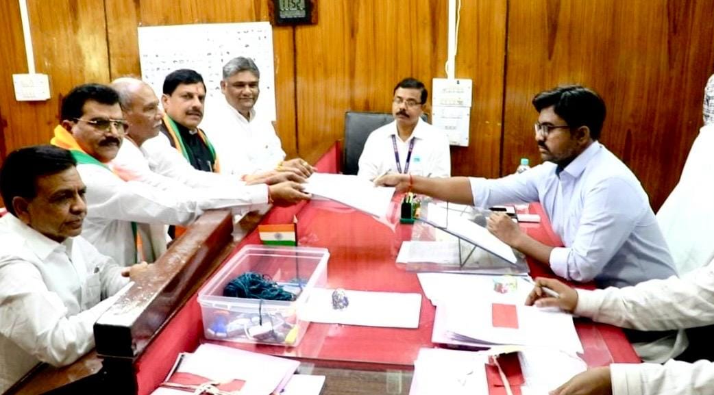 Khandwa News CM Mohan Yadav Attacks Rahul Gandhi Over Poorty