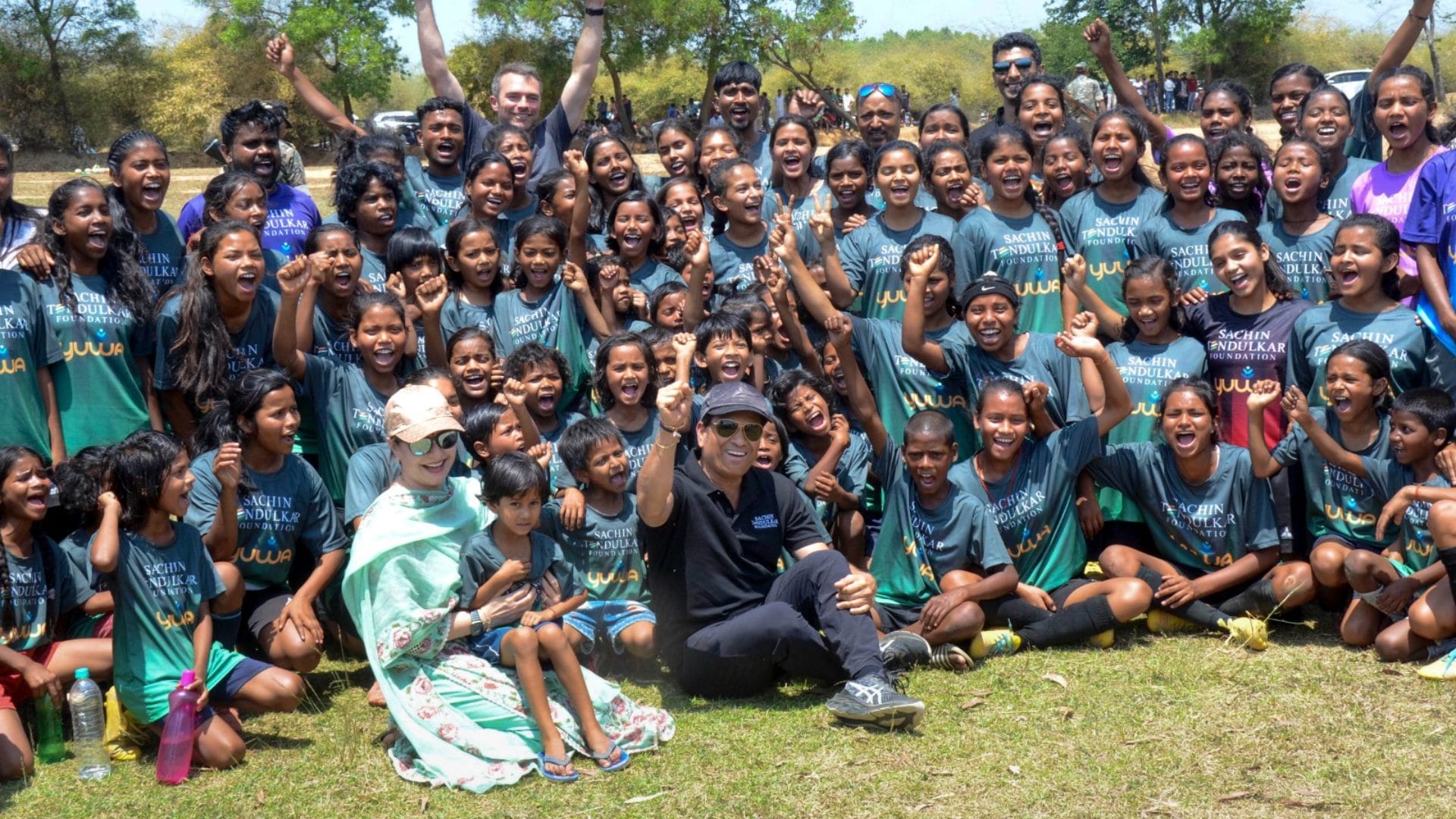 Sachin Tendulkar reached Ranchi in the mid of IPL 2024, spent time on the field with footballers