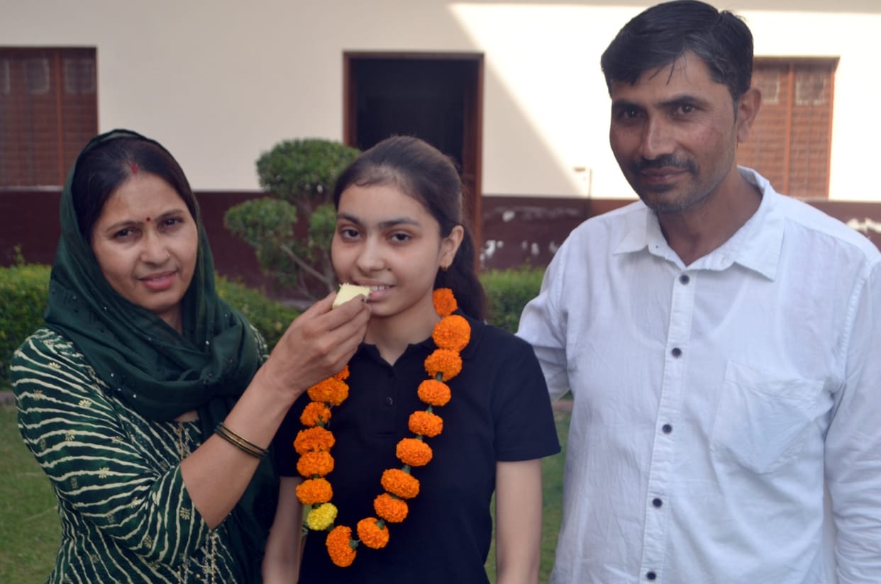 UP Board Result 2024: Shobhit became district topper in high school and Akanksha in intermediate in Shamli