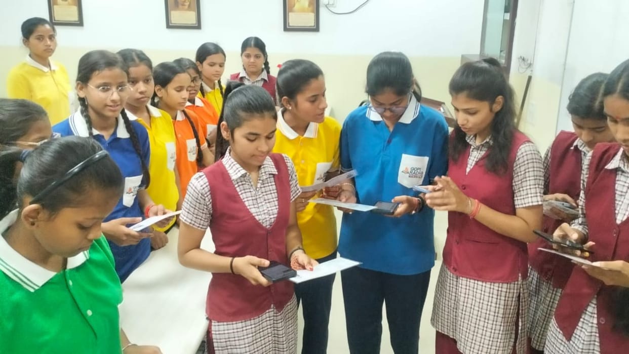 UP Board Result 2024 Crowd of students at cyber cafe Shop in varanasi
