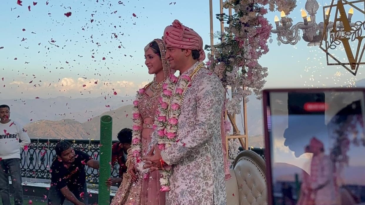 Bade Miyan Chhote Miyan Casting director Vaibhav Vishant married to actress Arushi Sharma