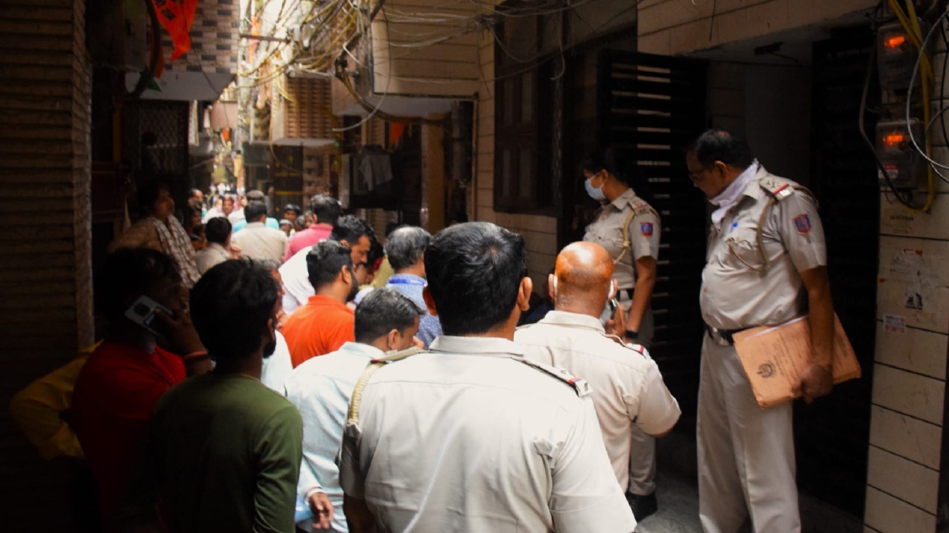 Delhi Crime News: Brother And Sister Murdered, Mother Serious Father Dead Body Found On Railway Track