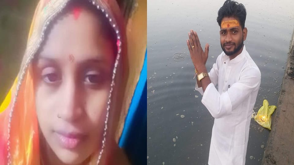 Couple hanged together in Firozabad wife died husband condition serious