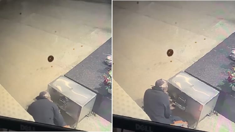 Theft In Gurdwara Sahib Jathere In Kapurthala, Punjab, Entire Incident Captured In Cctv – Amar Ujala Hindi News Live