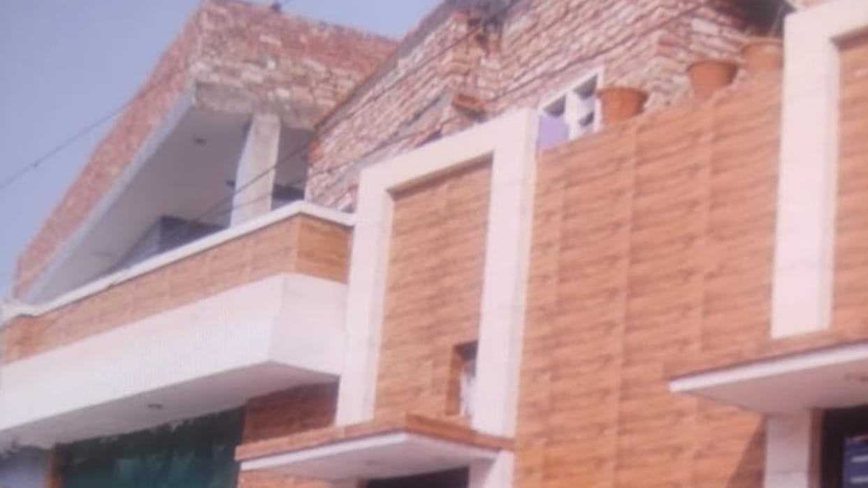 Ambala: Mason dies after coming under high tension wire