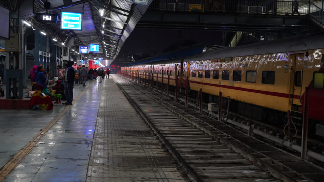 Indian Railways: Why Trains Runs Fast At Night Know The Reason Here