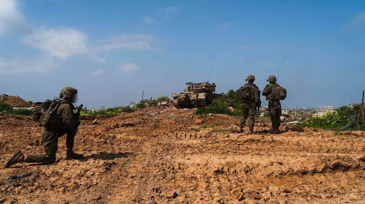 lebanon hezbollah warns israelis to stay away from army in residential areas
