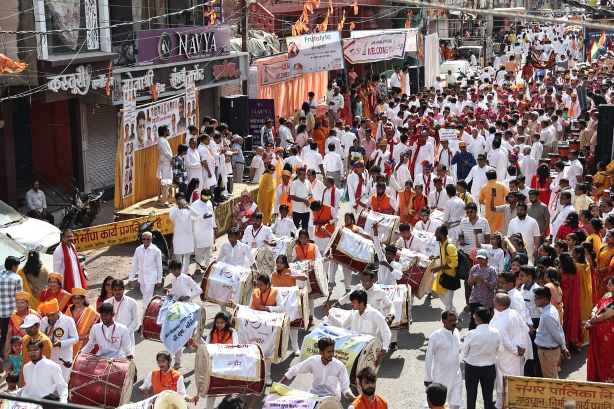 Indore: Mani Bhagwan Mahavir's birth anniversary, processions of Jain community took out in Indore, gave messa