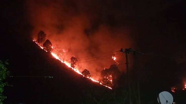 उत्तराखंड में 46 जगह जंगलों में आग लगी