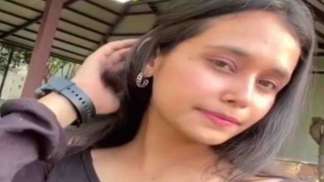 Udaipur News: Dead body of school teacher found hanging in house
