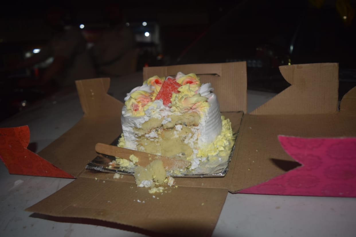 Dehradun News health of four People worsened after eating cake in birthday Party
