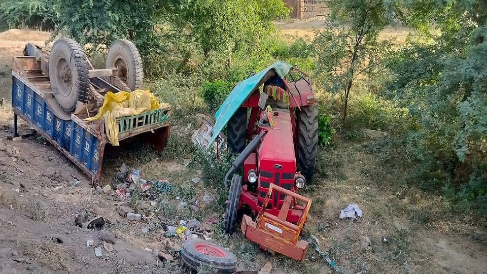 Mainpuri Accident: Truck Collides With Tractor-Trolley Four Women Killed 24 People Injured News in Hindi