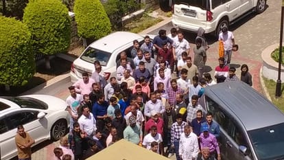 Himachal Election 2024  CM Sukhu reached Dharamshala ticket claimants demonstrated strength